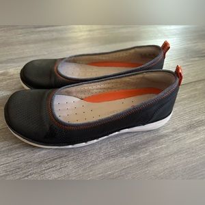 Clarks Un Elita Womens 6 Navy Perforated Leather Slip On Loafers Comfort Shoes